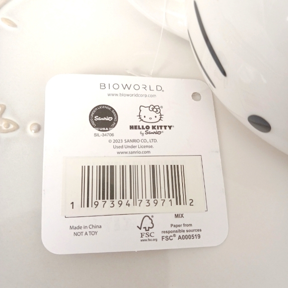 Bioworld × Hello Kitty By Sanrio Figural Ceramic Mug - Picture 9 of 13